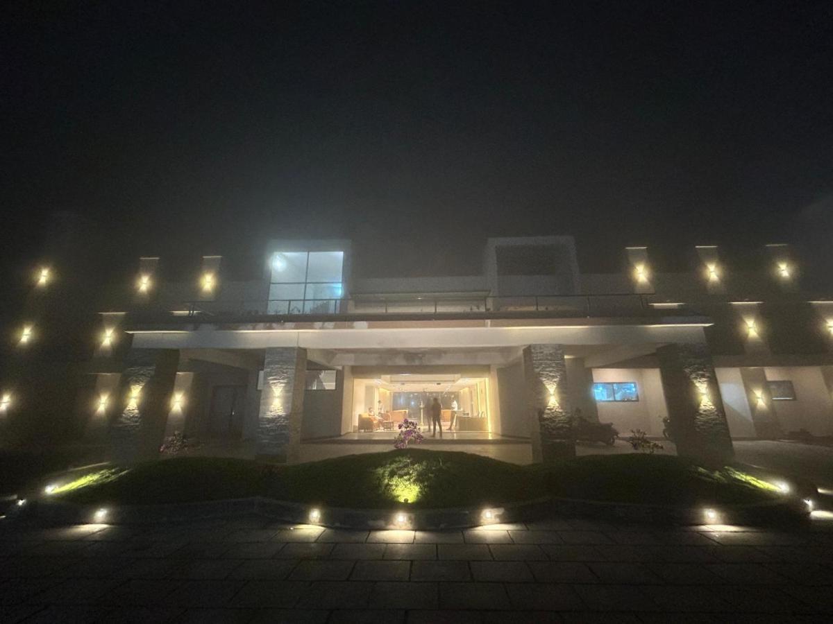 Vaga Nakshathra Suites วากามอน ภายนอก รูปภาพ