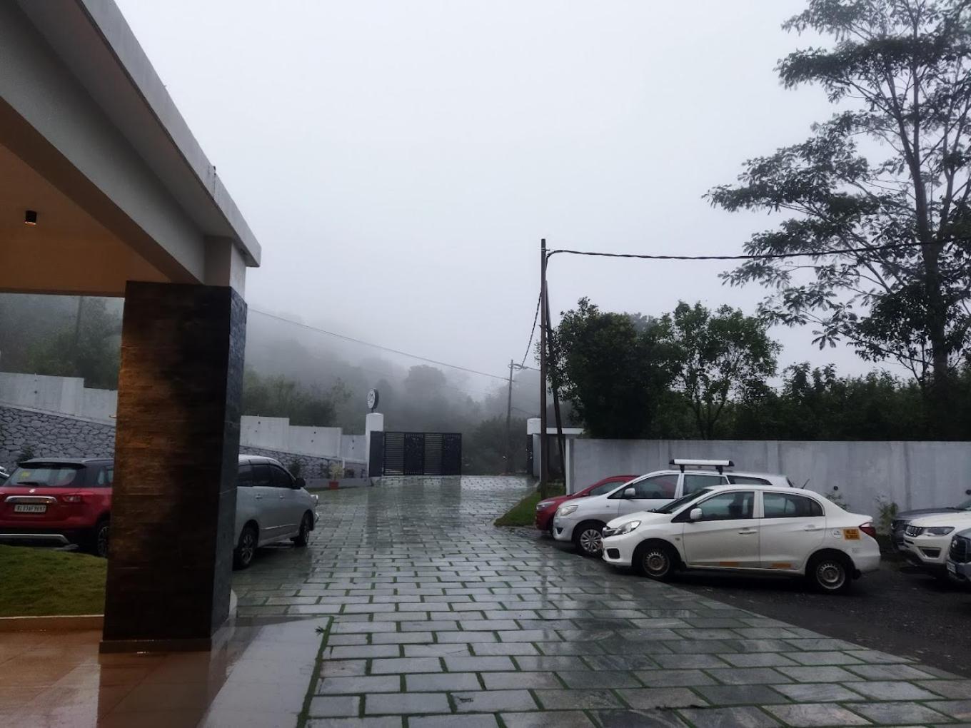 Vaga Nakshathra Suites วากามอน ภายนอก รูปภาพ